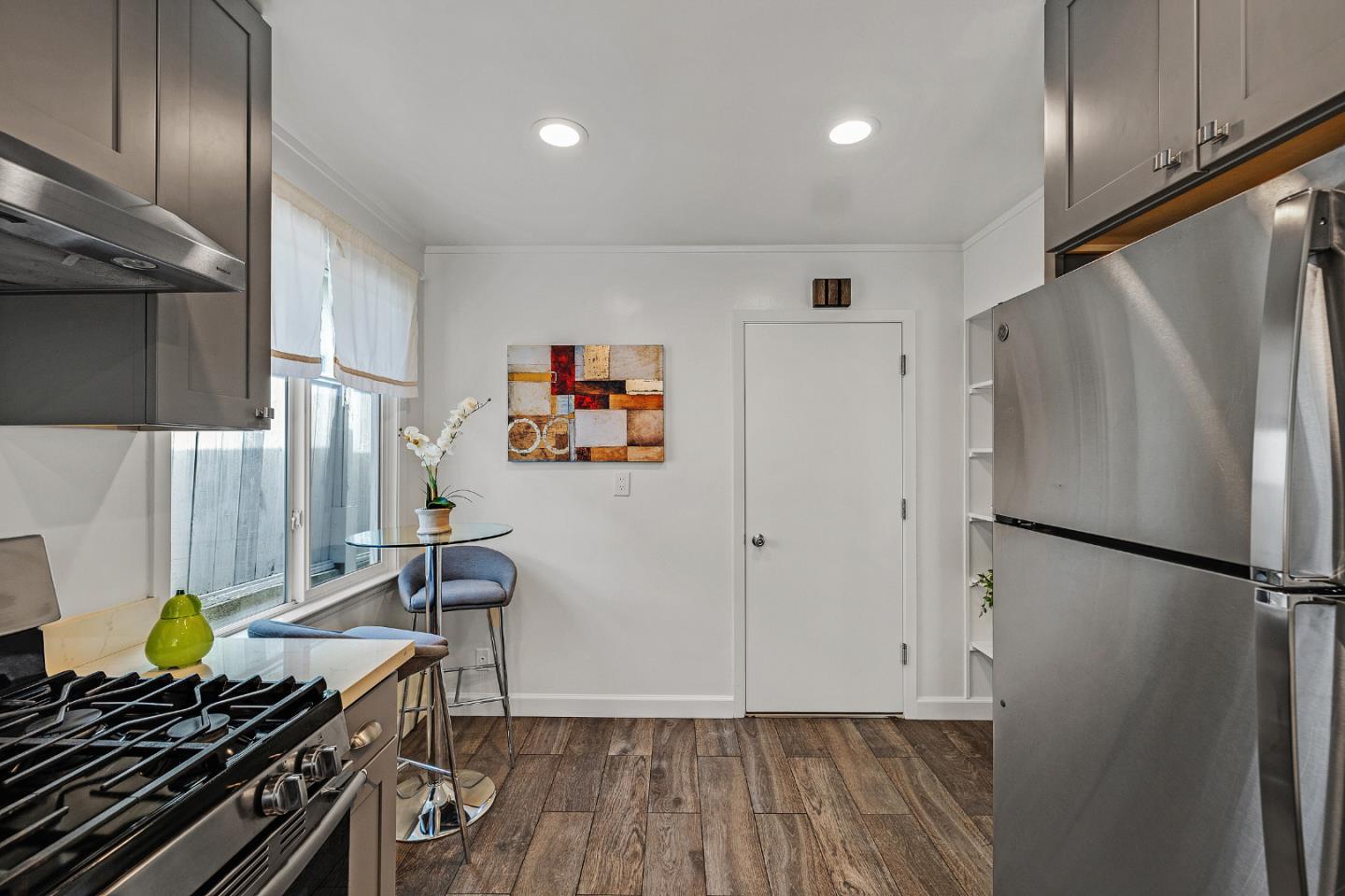 Detail Gallery Image 12 of 30 For 707 Cedar Ave, San Bruno,  CA 94066 - 3 Beds | 1 Baths