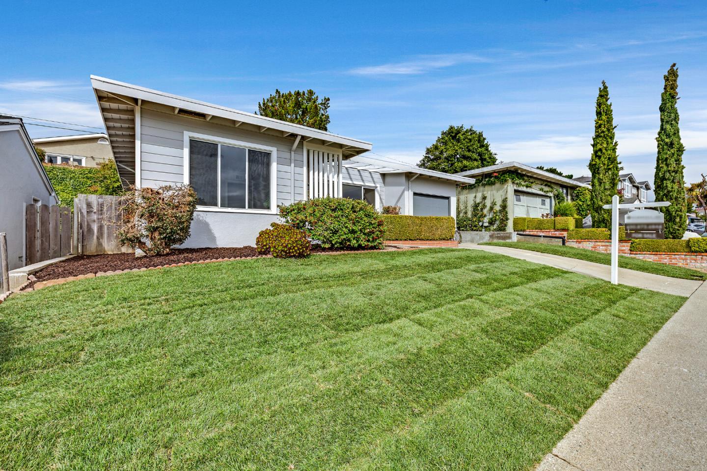 Detail Gallery Image 2 of 30 For 707 Cedar Ave, San Bruno,  CA 94066 - 3 Beds | 1 Baths