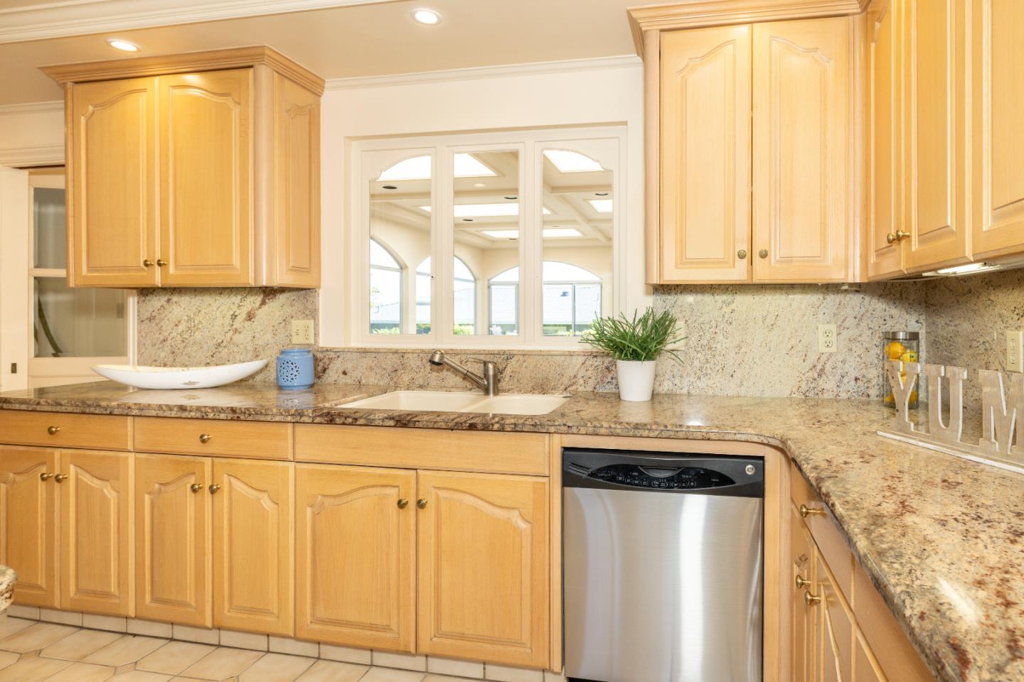 Detail Gallery Image 16 of 60 For 1822 Sebastian Dr, Burlingame,  CA 94010 - 4 Beds | 2/1 Baths