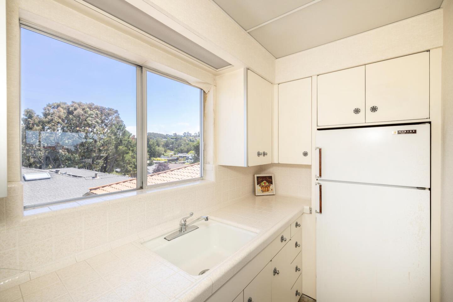 Detail Gallery Image 28 of 60 For 1822 Sebastian Dr, Burlingame,  CA 94010 - 4 Beds | 2/1 Baths