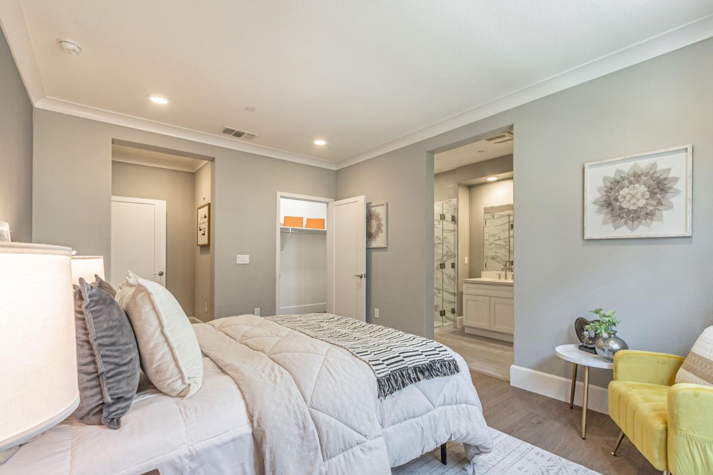 Detail Gallery Image 10 of 25 For 1057 Foxglove Pl #202,  San Jose,  CA 95131 - 3 Beds | 2/1 Baths