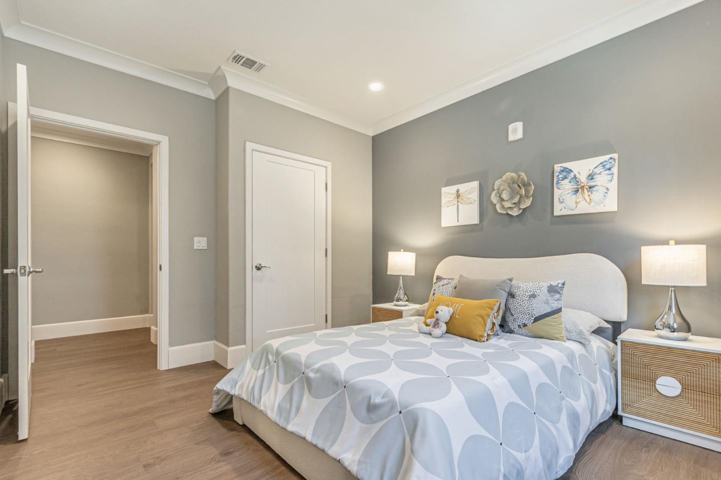 Detail Gallery Image 14 of 25 For 1057 Foxglove Pl #202,  San Jose,  CA 95131 - 3 Beds | 2/1 Baths