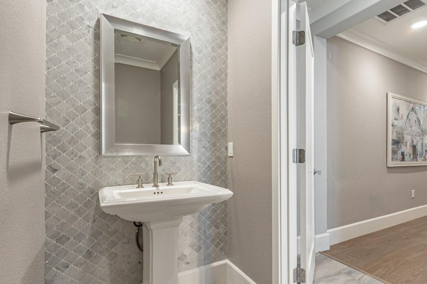 Detail Gallery Image 18 of 25 For 1057 Foxglove Pl #202,  San Jose,  CA 95131 - 3 Beds | 2/1 Baths