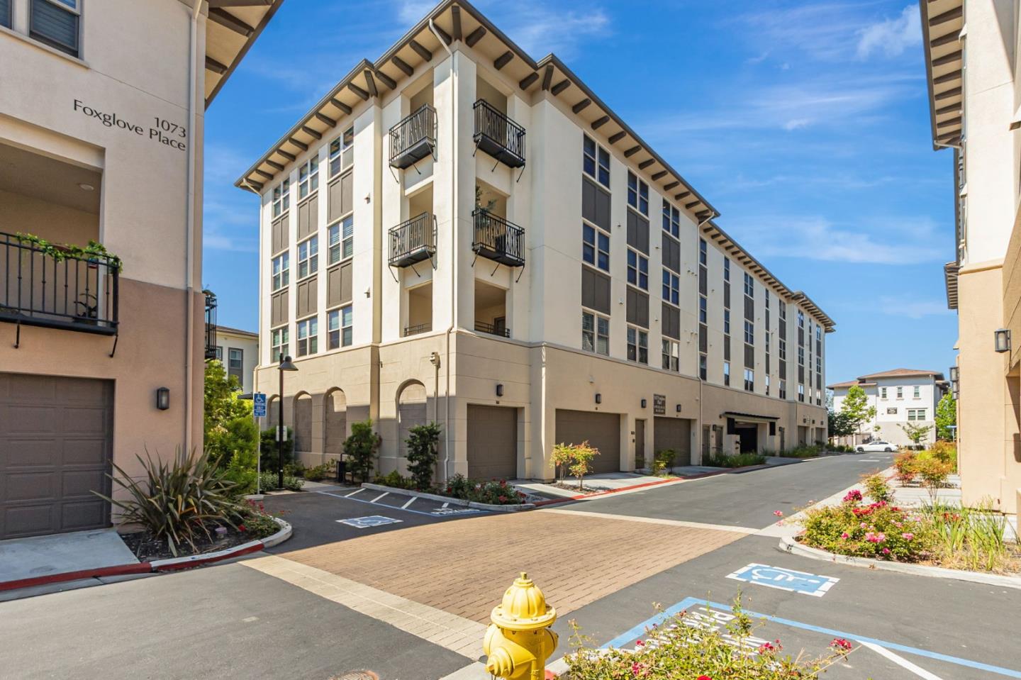 Detail Gallery Image 20 of 25 For 1057 Foxglove Pl #202,  San Jose,  CA 95131 - 3 Beds | 2/1 Baths