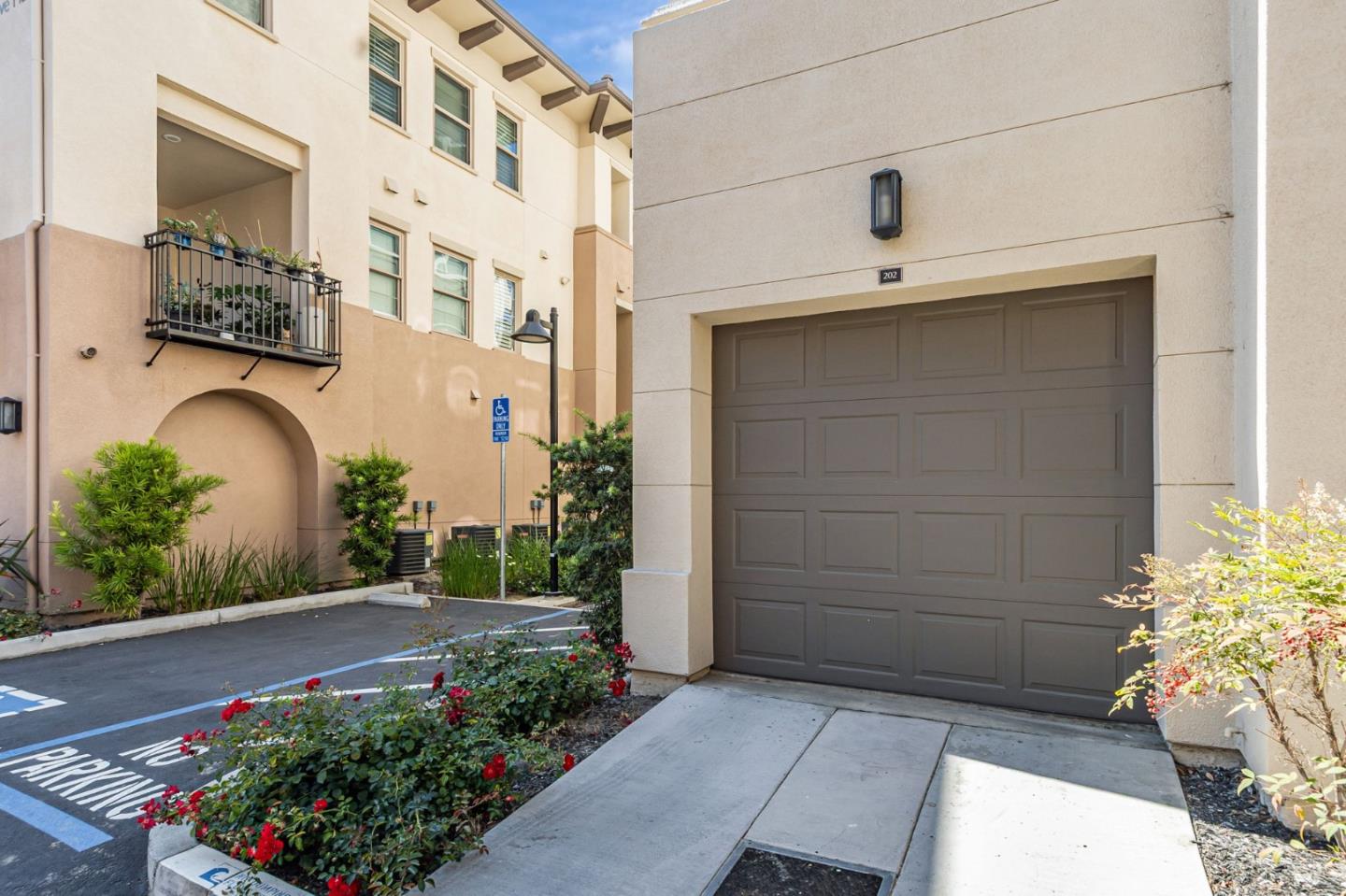 Detail Gallery Image 21 of 25 For 1057 Foxglove Pl #202,  San Jose,  CA 95131 - 3 Beds | 2/1 Baths