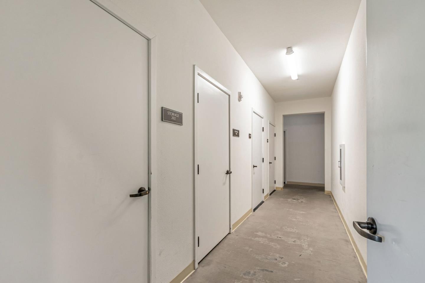 Detail Gallery Image 22 of 25 For 1057 Foxglove Pl #202,  San Jose,  CA 95131 - 3 Beds | 2/1 Baths