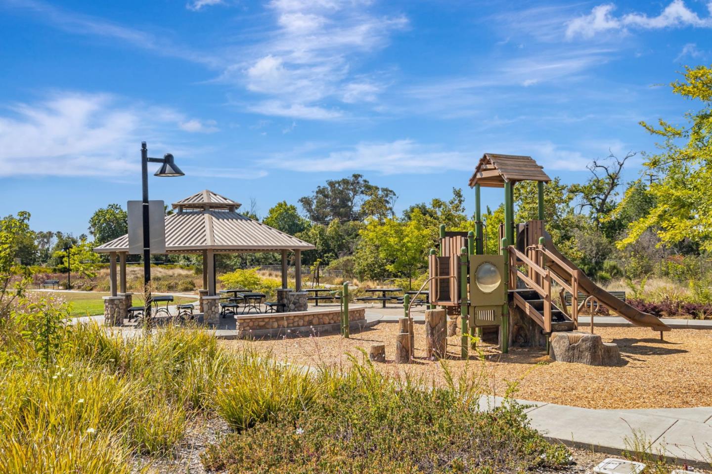 Detail Gallery Image 24 of 25 For 1057 Foxglove Pl #202,  San Jose,  CA 95131 - 3 Beds | 2/1 Baths