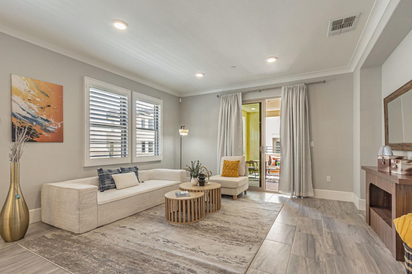Detail Gallery Image 3 of 25 For 1057 Foxglove Pl #202,  San Jose,  CA 95131 - 3 Beds | 2/1 Baths