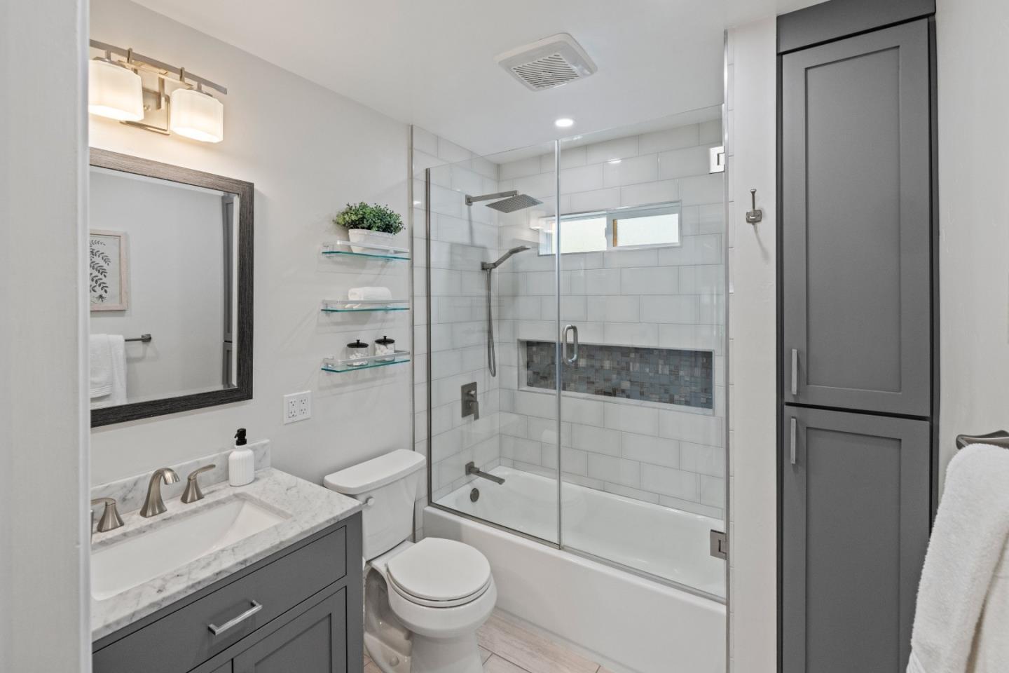 Detail Gallery Image 11 of 18 For 209 Orange Dr, Salinas,  CA 93901 - 3 Beds | 1/1 Baths