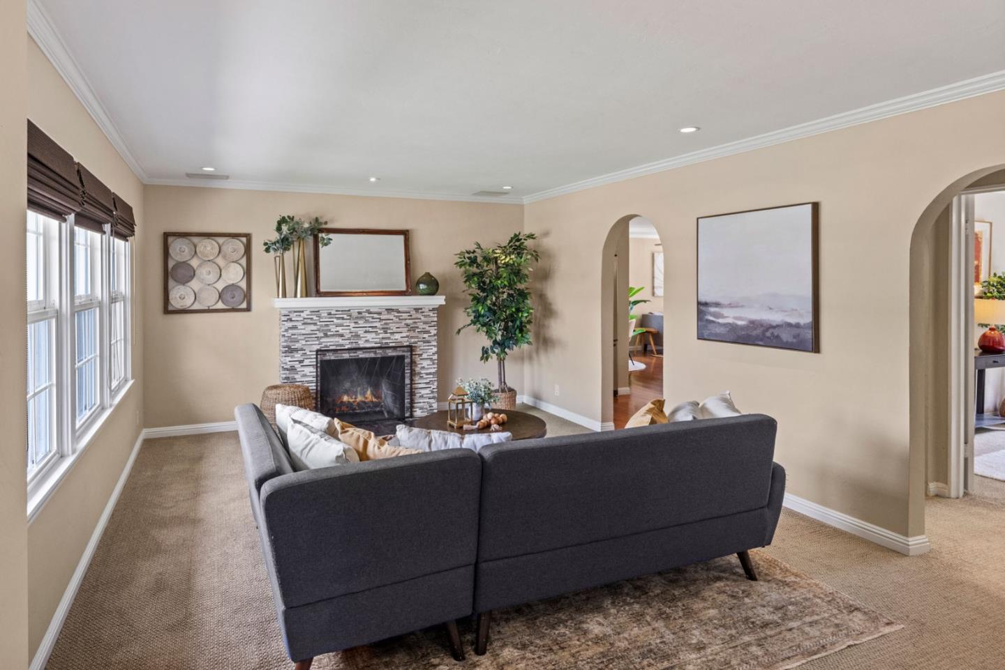 Detail Gallery Image 3 of 18 For 209 Orange Dr, Salinas,  CA 93901 - 3 Beds | 1/1 Baths