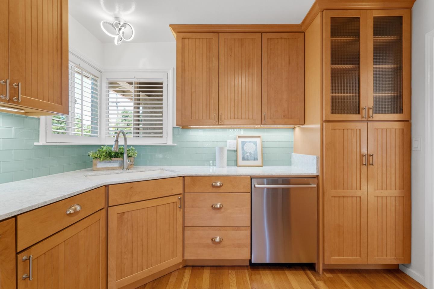 Detail Gallery Image 11 of 44 For 3370 Coffee Ln, Santa Cruz,  CA 95062 - 3 Beds | 2 Baths
