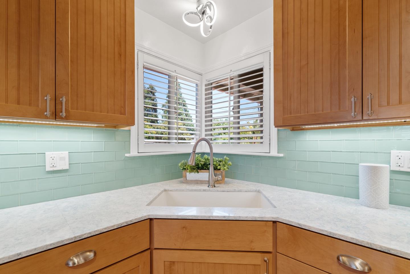 Detail Gallery Image 14 of 44 For 3370 Coffee Ln, Santa Cruz,  CA 95062 - 3 Beds | 2 Baths