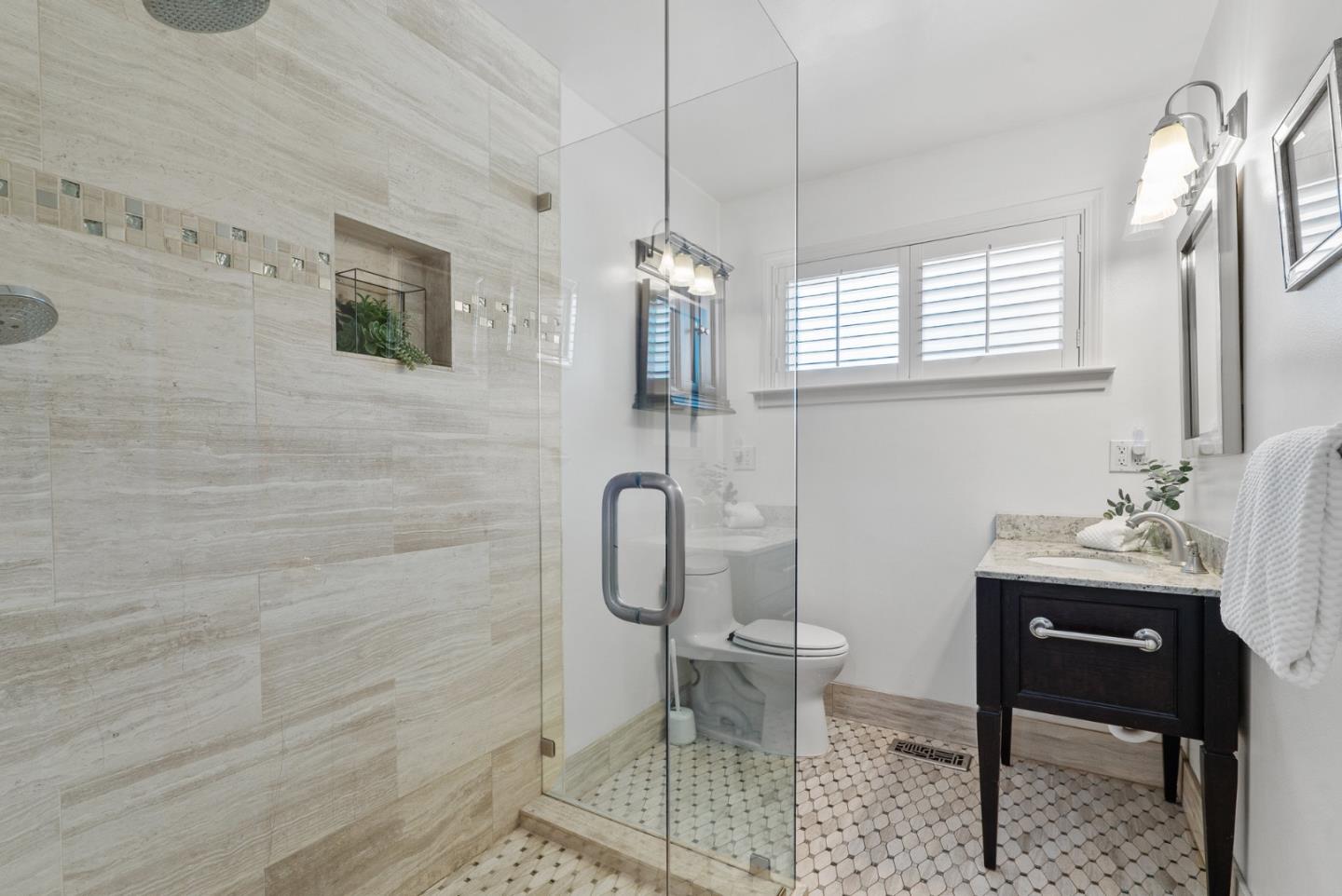 Detail Gallery Image 23 of 44 For 3370 Coffee Ln, Santa Cruz,  CA 95062 - 3 Beds | 2 Baths