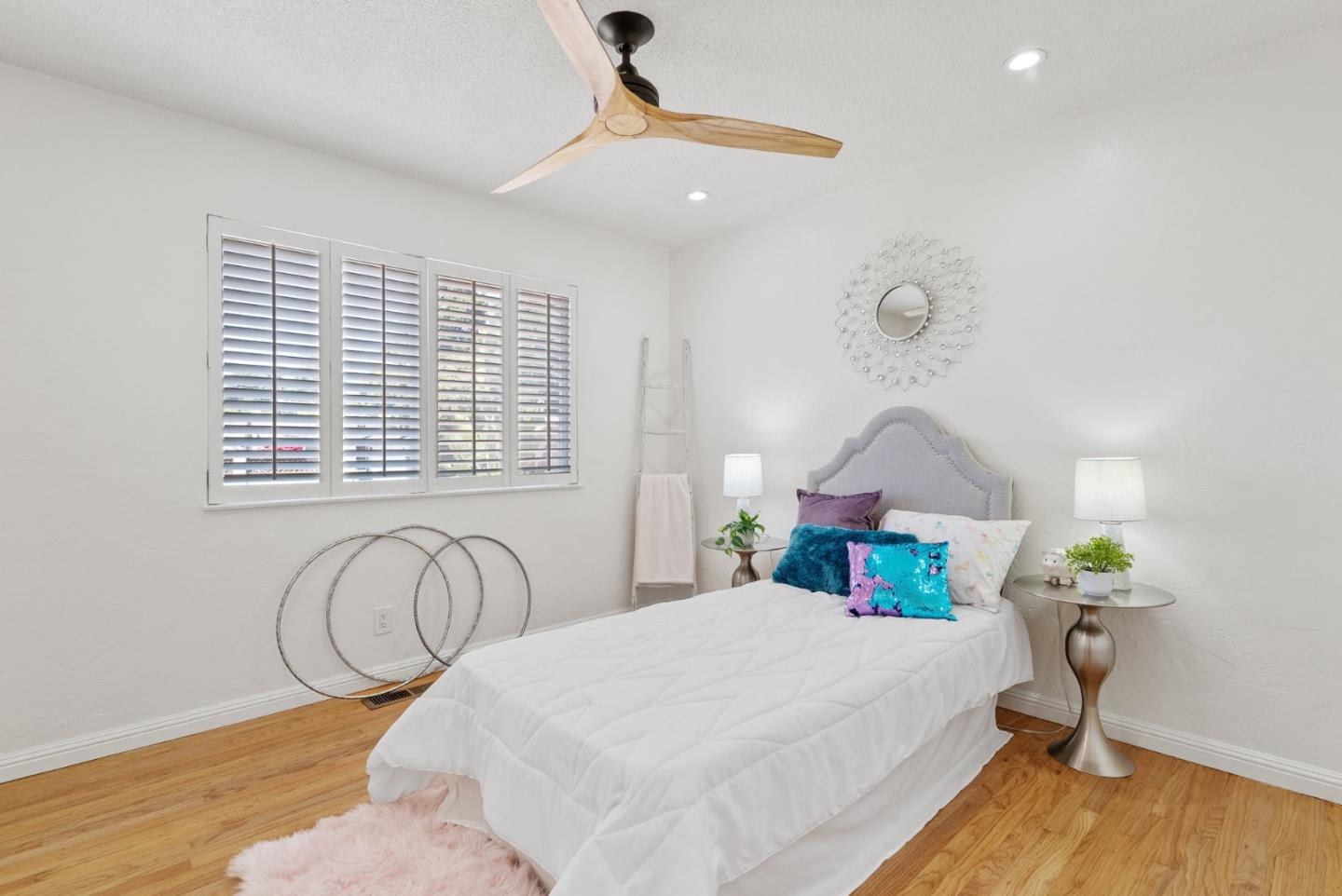 Detail Gallery Image 26 of 44 For 3370 Coffee Ln, Santa Cruz,  CA 95062 - 3 Beds | 2 Baths