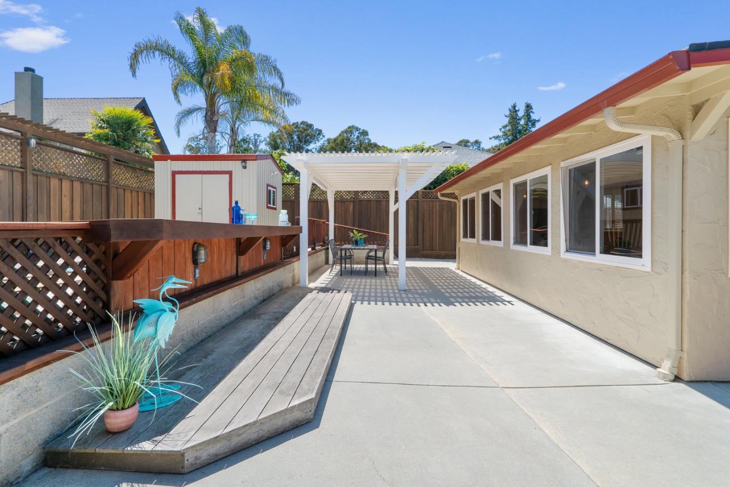 Detail Gallery Image 34 of 44 For 3370 Coffee Ln, Santa Cruz,  CA 95062 - 3 Beds | 2 Baths