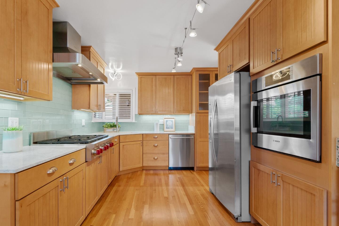 Detail Gallery Image 9 of 44 For 3370 Coffee Ln, Santa Cruz,  CA 95062 - 3 Beds | 2 Baths