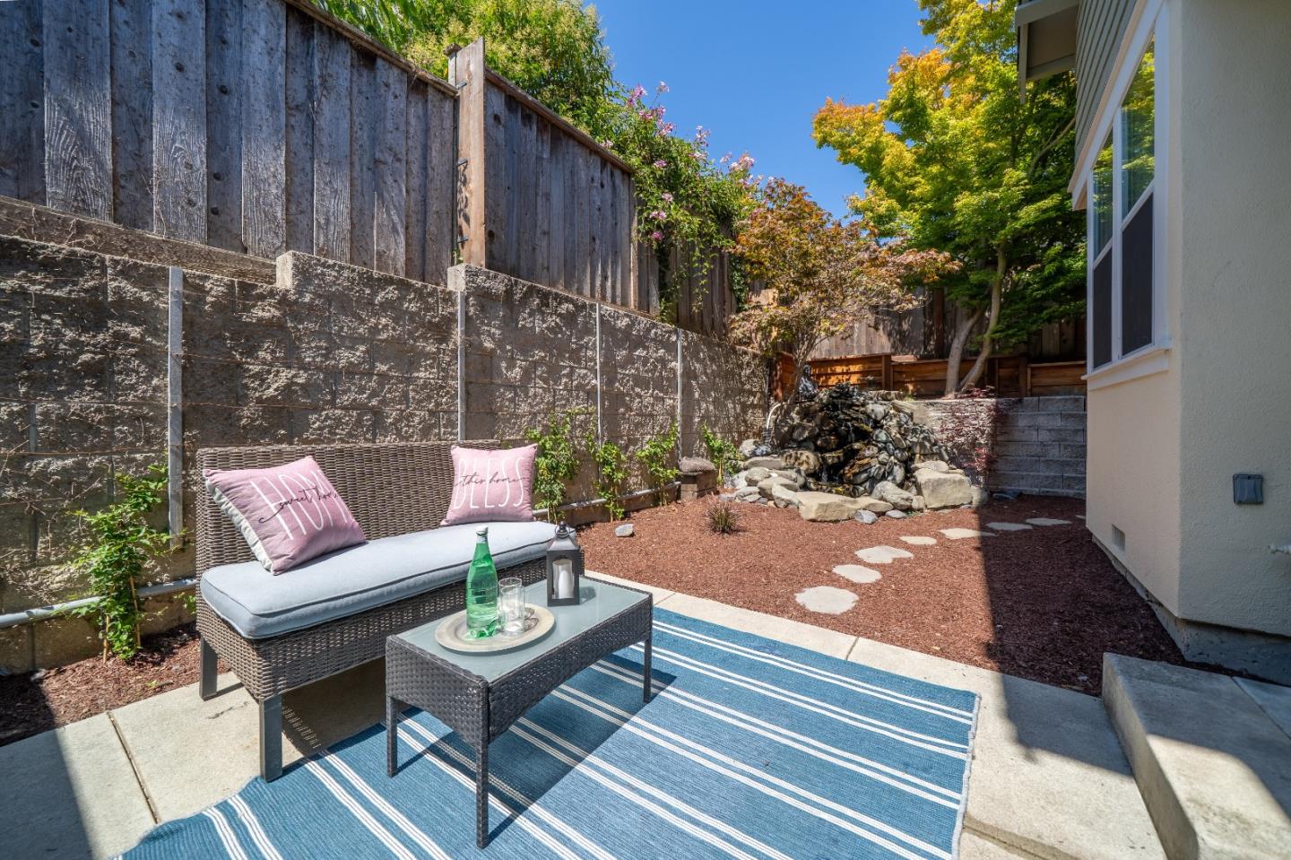 Detail Gallery Image 15 of 29 For 205 Roosevelt Ter, Santa Cruz,  CA 95060 - 2 Beds | 1/1 Baths