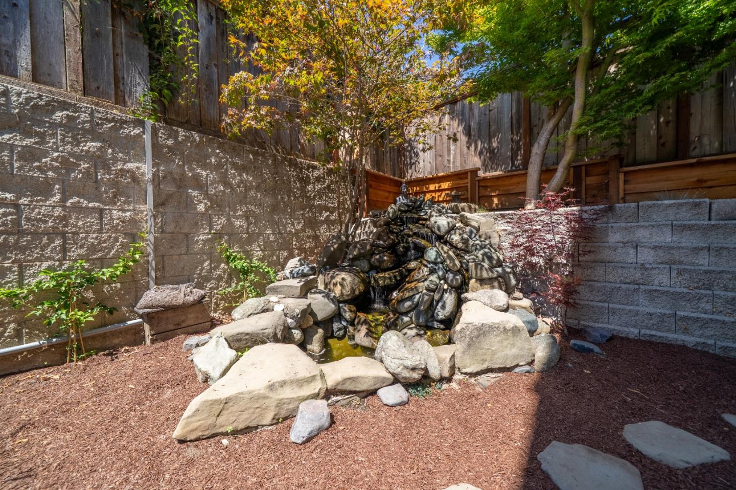 Detail Gallery Image 17 of 29 For 205 Roosevelt Ter, Santa Cruz,  CA 95060 - 2 Beds | 1/1 Baths