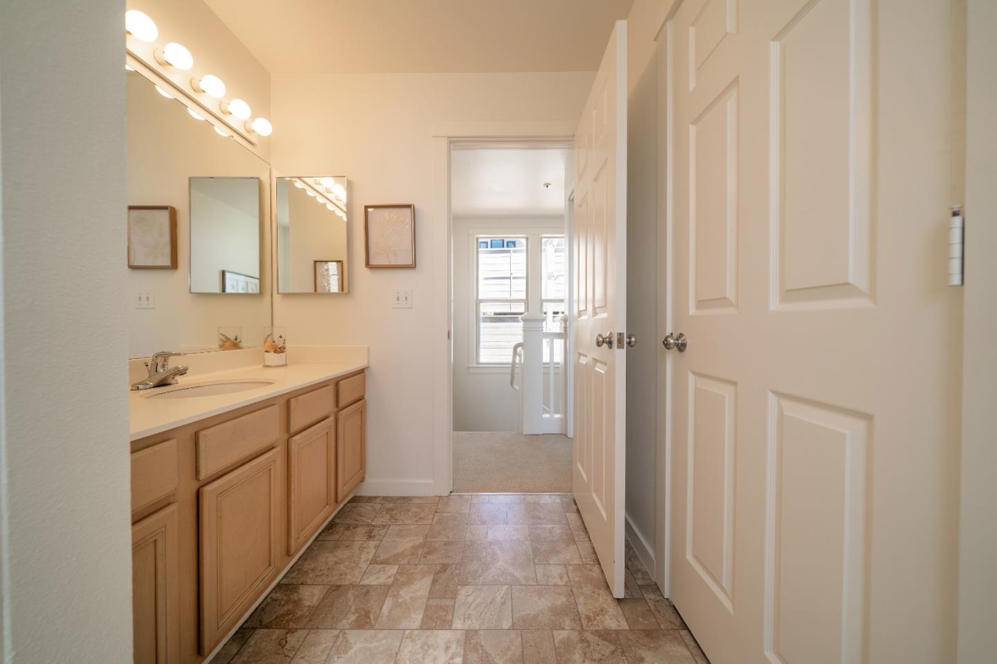 Detail Gallery Image 23 of 29 For 205 Roosevelt Ter, Santa Cruz,  CA 95060 - 2 Beds | 1/1 Baths