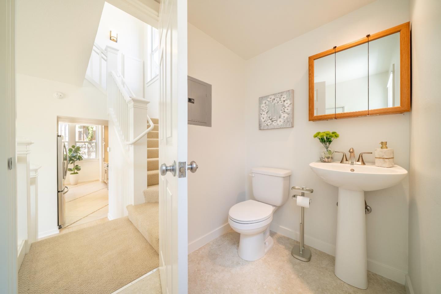 Detail Gallery Image 26 of 29 For 205 Roosevelt Ter, Santa Cruz,  CA 95060 - 2 Beds | 1/1 Baths
