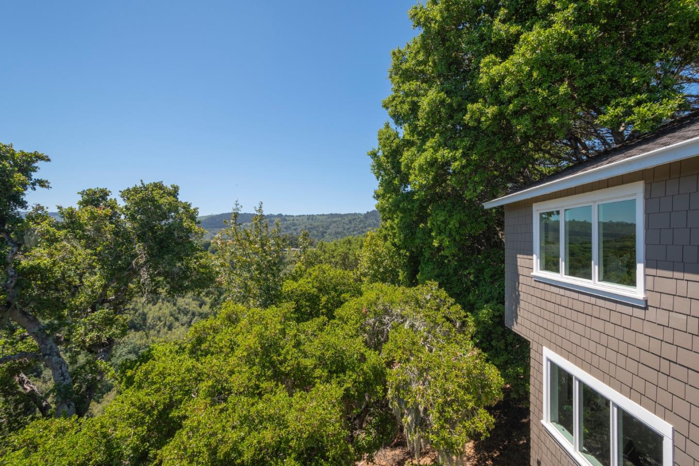 Detail Gallery Image 42 of 48 For 30 Calaveras Ct, Hillsborough,  CA 94010 - 4 Beds | 2/1 Baths