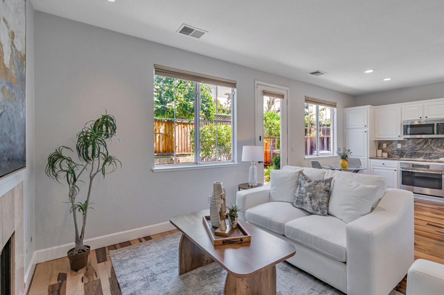 Detail Gallery Image 10 of 63 For 2220 Pettigrew Dr, San Jose,  CA 95148 - 4 Beds | 2/1 Baths