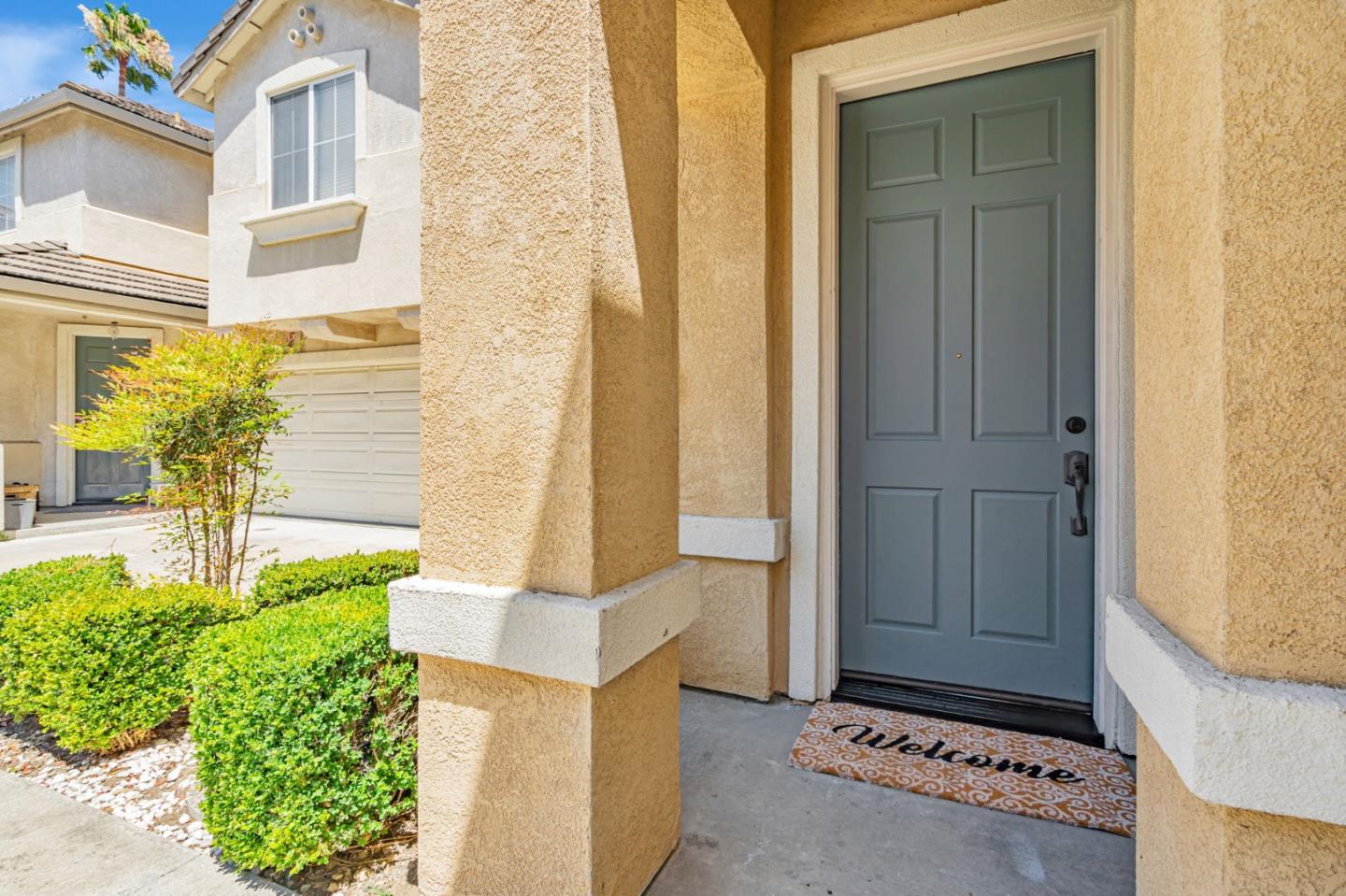 Detail Gallery Image 4 of 63 For 2220 Pettigrew Dr, San Jose,  CA 95148 - 4 Beds | 2/1 Baths