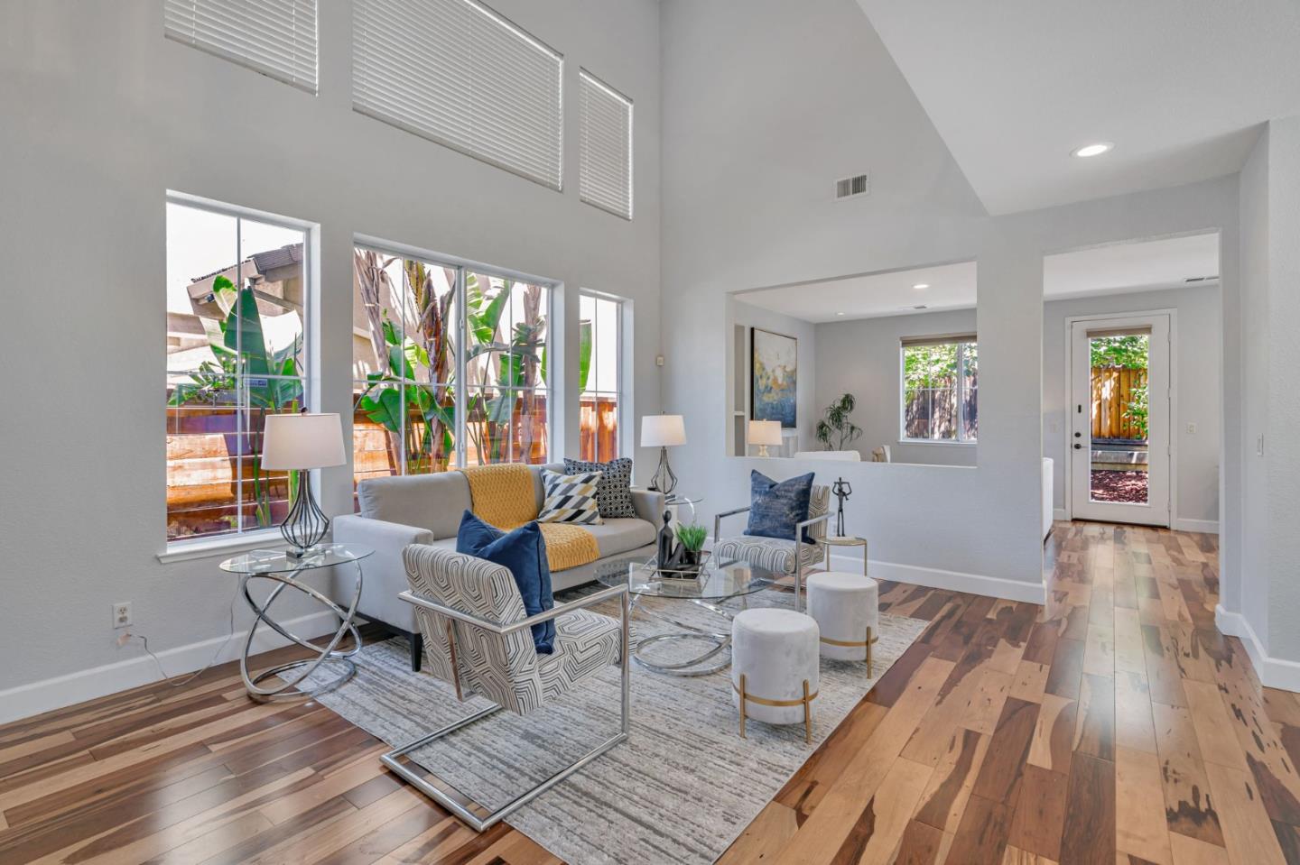 Detail Gallery Image 5 of 63 For 2220 Pettigrew Dr, San Jose,  CA 95148 - 4 Beds | 2/1 Baths