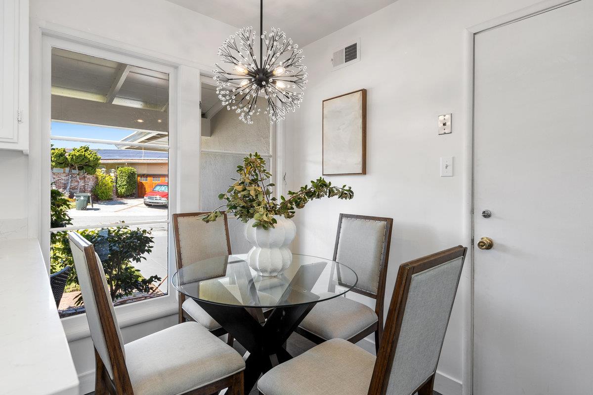 Detail Gallery Image 13 of 34 For 1202 Woodland Dr, San Mateo,  CA 94402 - 3 Beds | 2 Baths