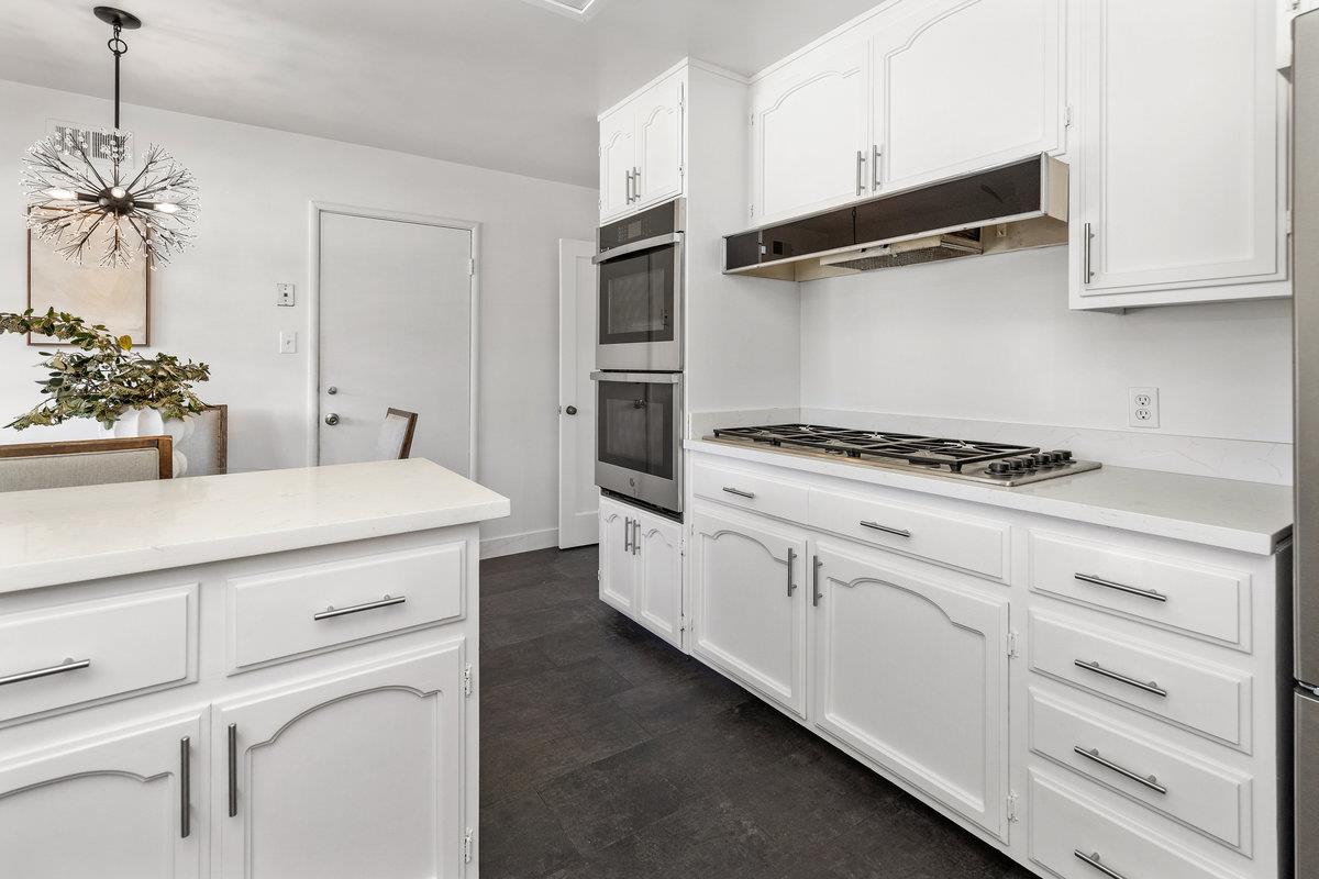 Detail Gallery Image 16 of 34 For 1202 Woodland Dr, San Mateo,  CA 94402 - 3 Beds | 2 Baths