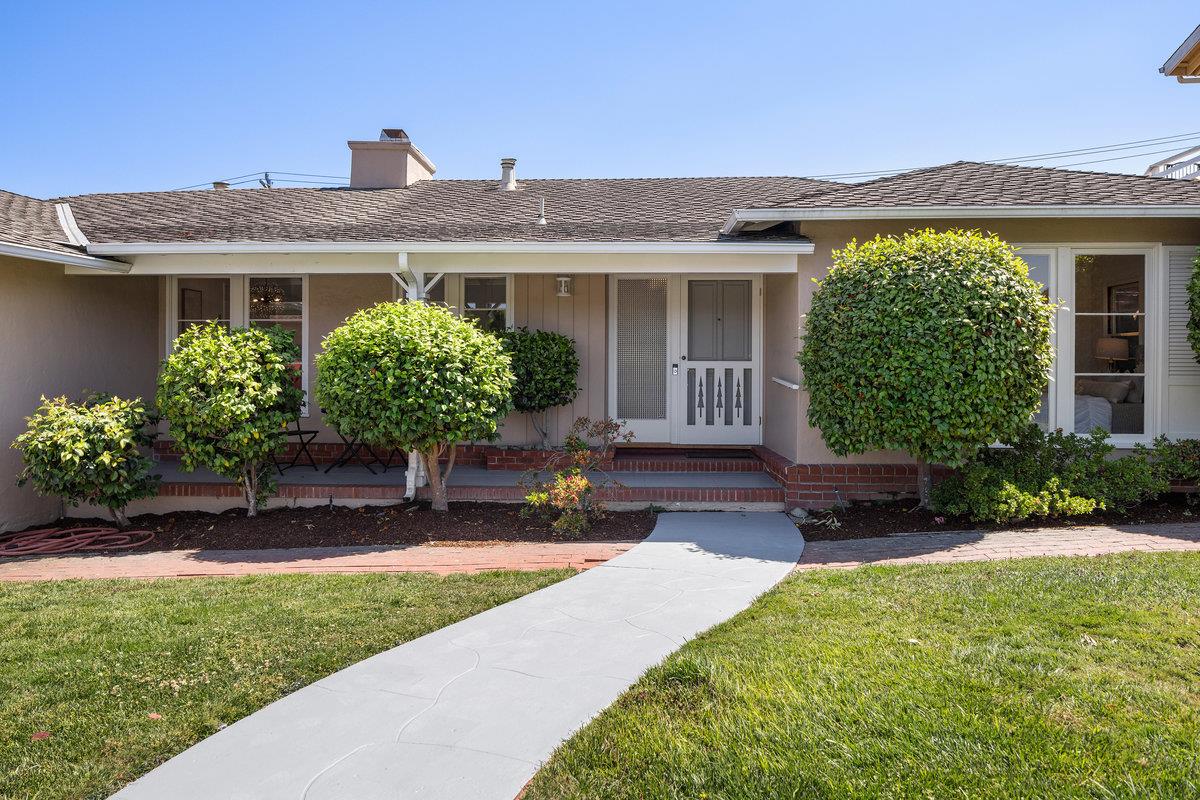 Detail Gallery Image 2 of 34 For 1202 Woodland Dr, San Mateo,  CA 94402 - 3 Beds | 2 Baths