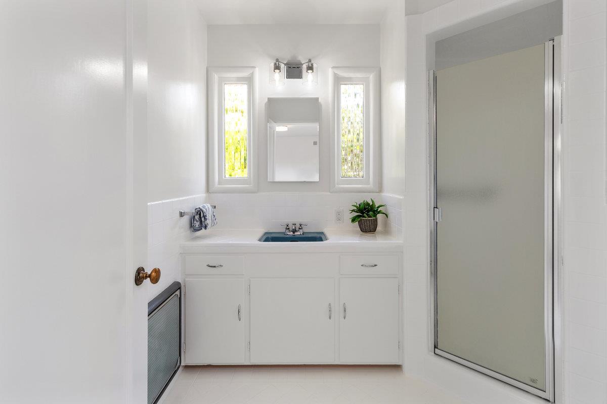 Detail Gallery Image 21 of 34 For 1202 Woodland Dr, San Mateo,  CA 94402 - 3 Beds | 2 Baths