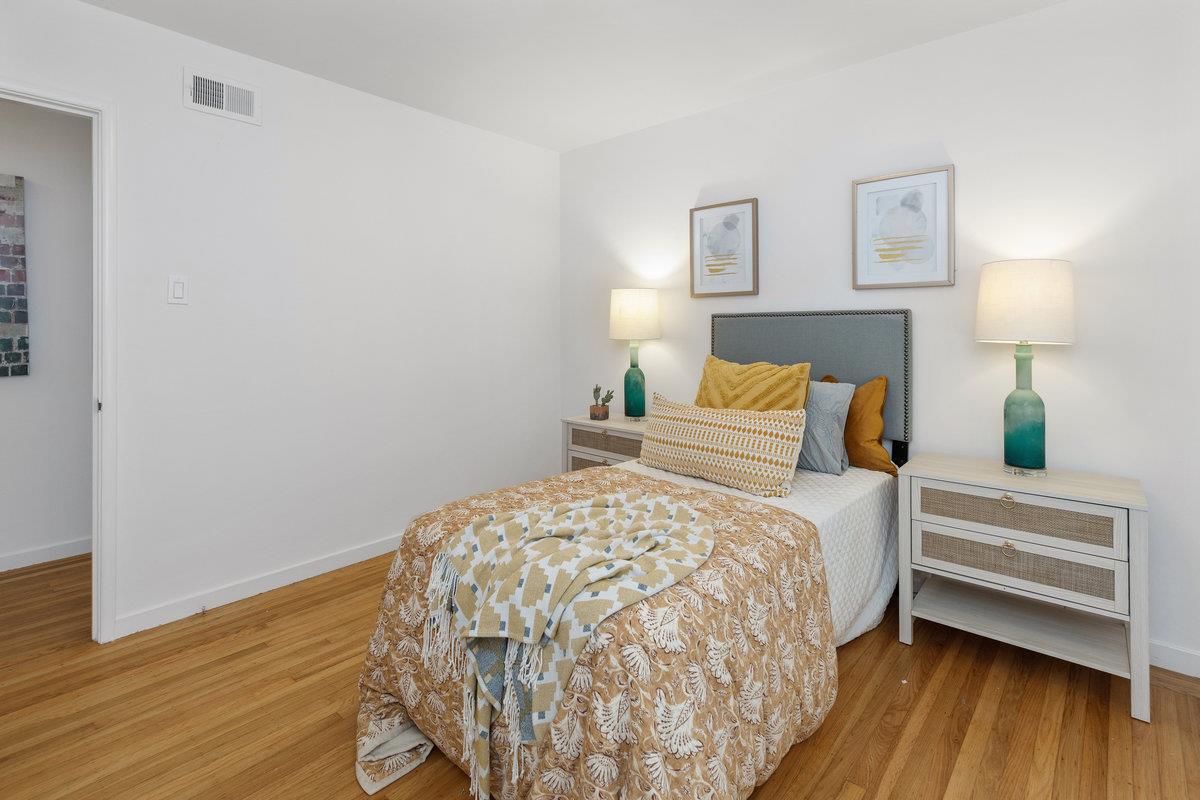 Detail Gallery Image 23 of 34 For 1202 Woodland Dr, San Mateo,  CA 94402 - 3 Beds | 2 Baths