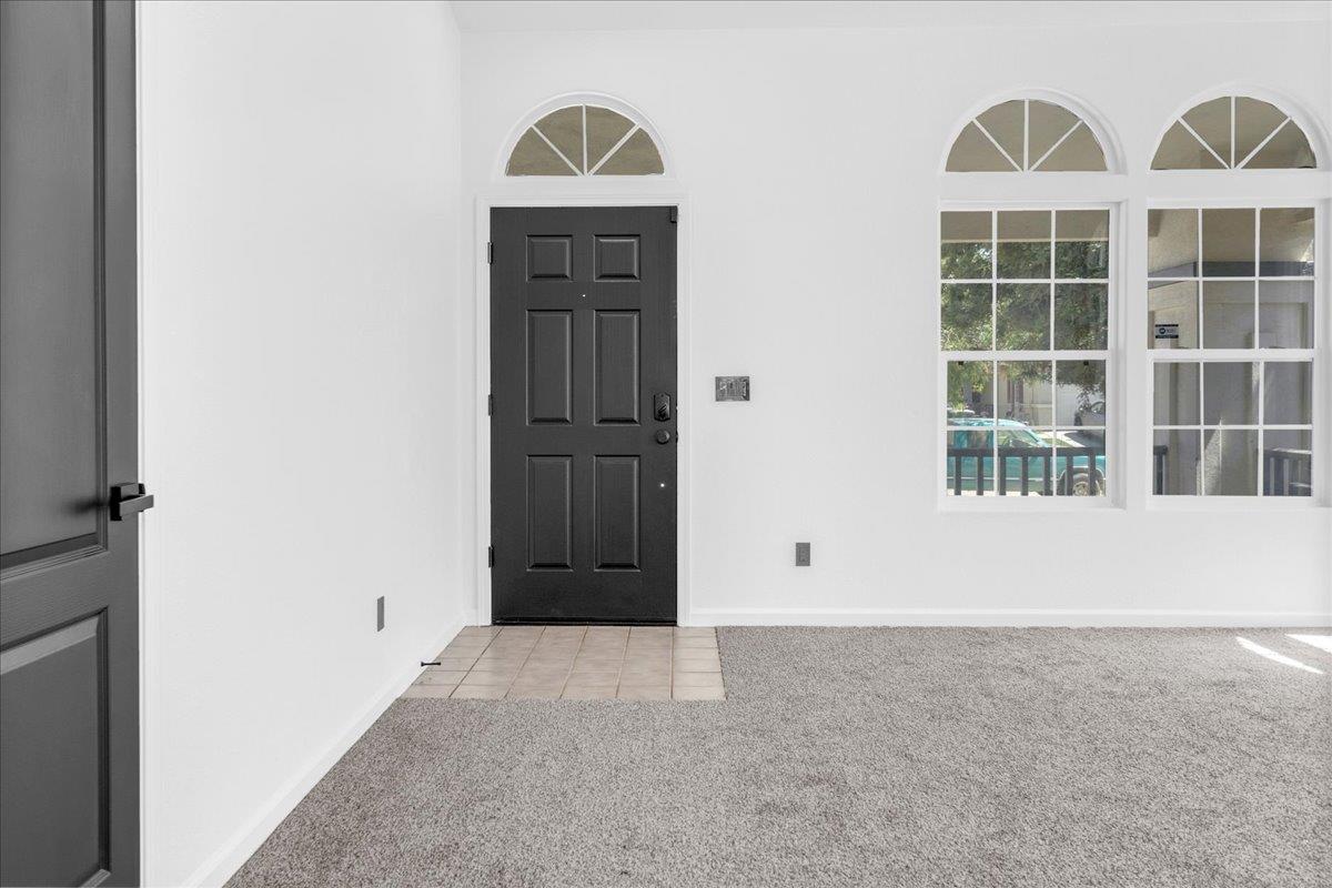 Detail Gallery Image 5 of 30 For 1250 Greenleaf Loop, Greenfield,  CA 93927 - 3 Beds | 2 Baths