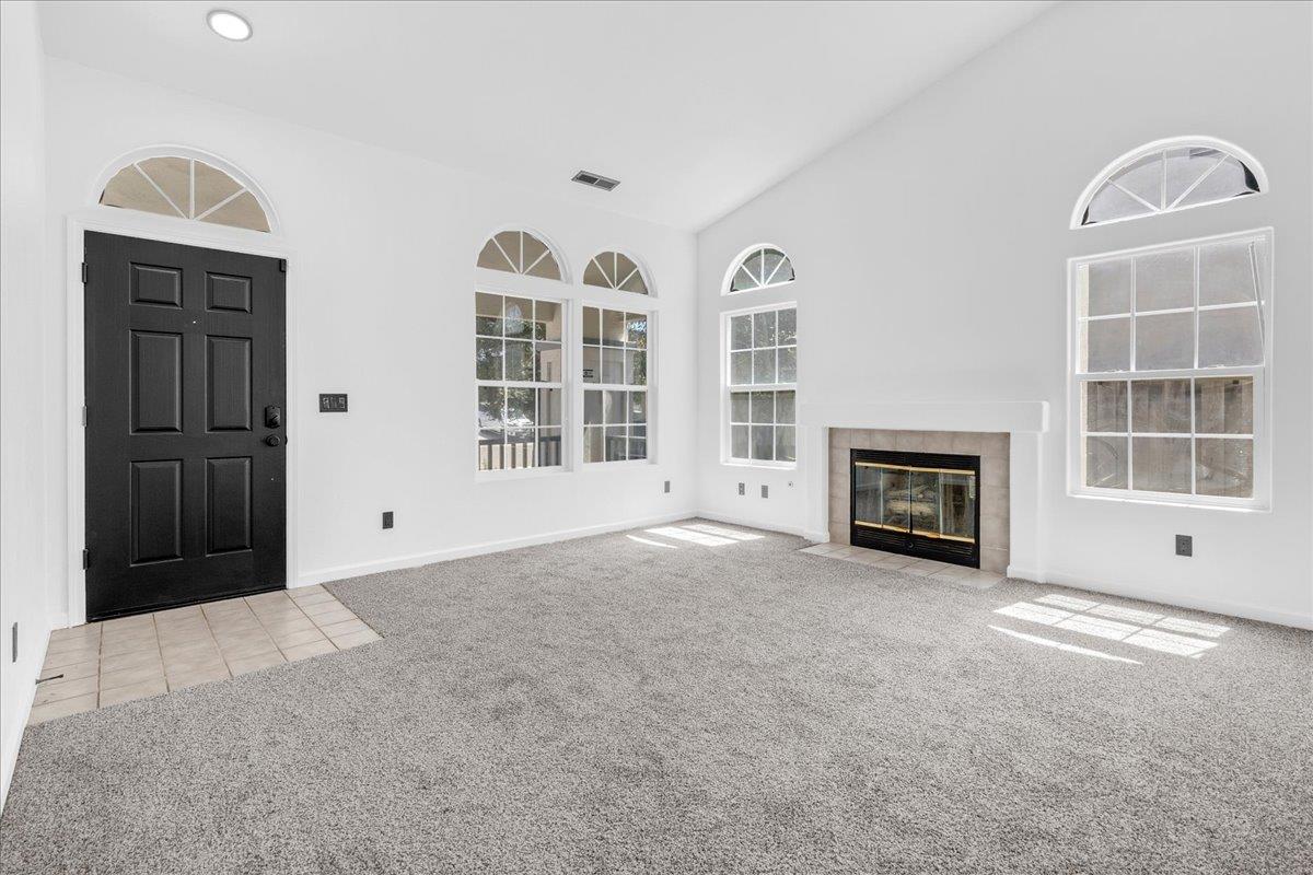 Detail Gallery Image 6 of 30 For 1250 Greenleaf Loop, Greenfield,  CA 93927 - 3 Beds | 2 Baths