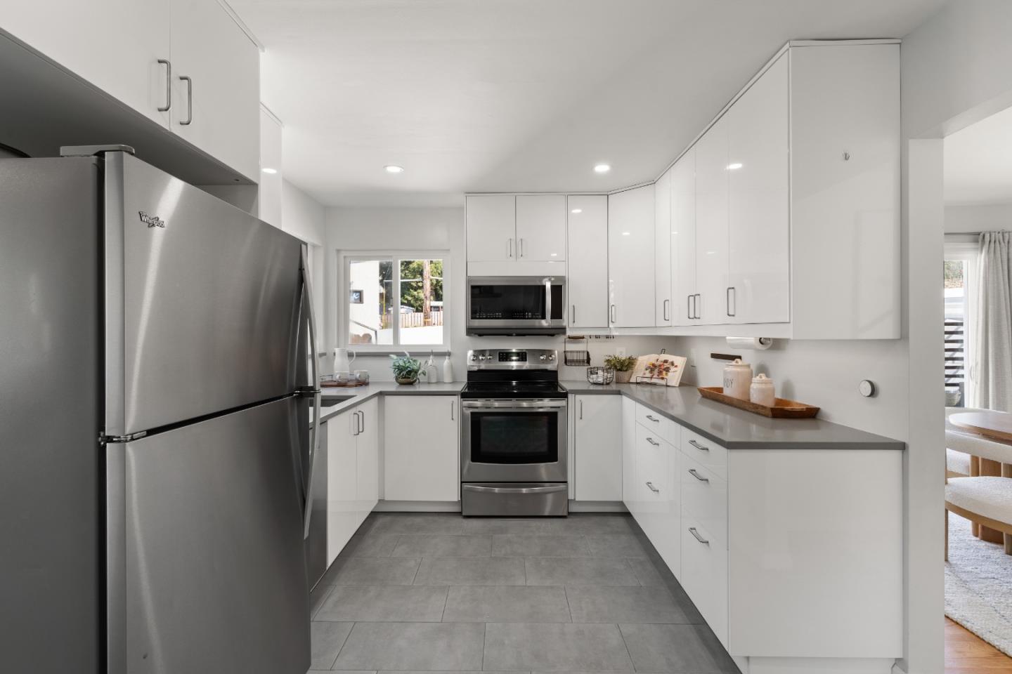 Detail Gallery Image 15 of 43 For 485 San Bruno Ave, Brisbane,  CA 94005 - 2 Beds | 1 Baths