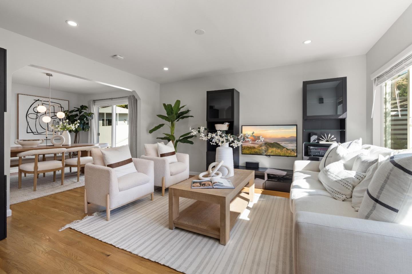 Detail Gallery Image 4 of 43 For 485 San Bruno Ave, Brisbane,  CA 94005 - 2 Beds | 1 Baths