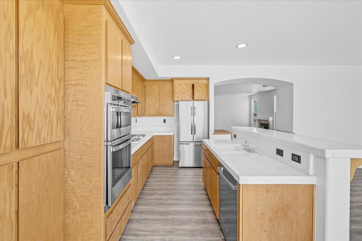 Detail Gallery Image 12 of 37 For 1233 Greenleaf Loop, Greenfield,  CA 93927 - 4 Beds | 3 Baths