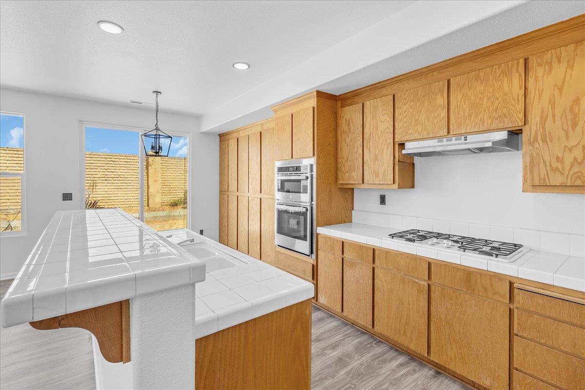 Detail Gallery Image 13 of 37 For 1233 Greenleaf Loop, Greenfield,  CA 93927 - 4 Beds | 3 Baths