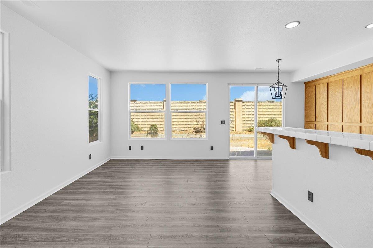 Detail Gallery Image 16 of 37 For 1233 Greenleaf Loop, Greenfield,  CA 93927 - 4 Beds | 3 Baths