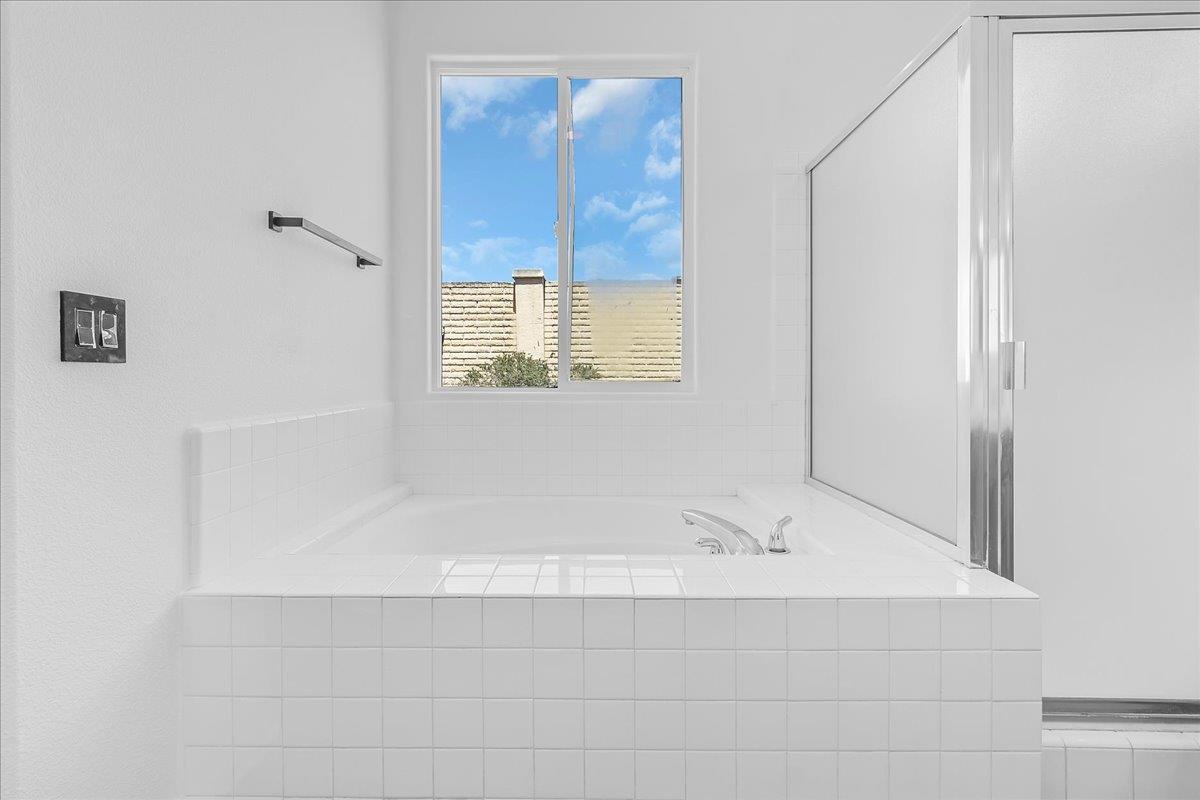Detail Gallery Image 21 of 37 For 1233 Greenleaf Loop, Greenfield,  CA 93927 - 4 Beds | 3 Baths