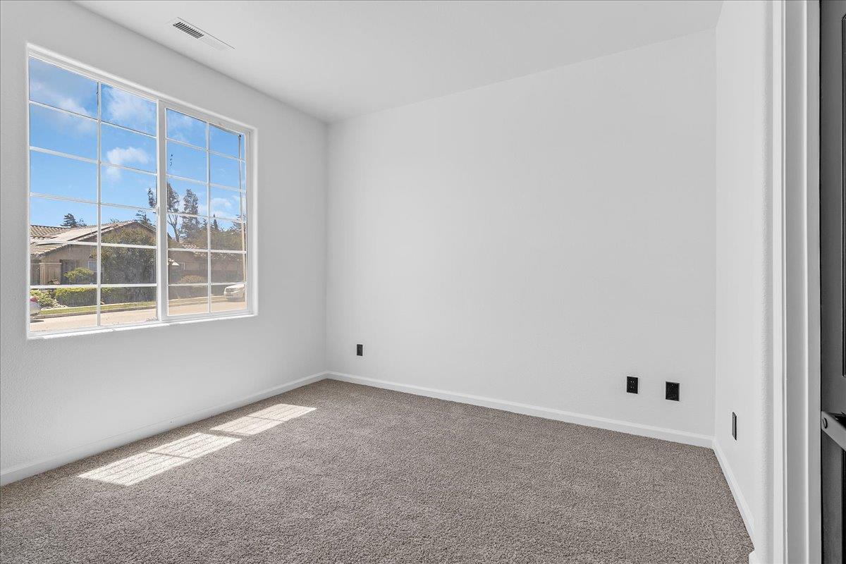 Detail Gallery Image 25 of 37 For 1233 Greenleaf Loop, Greenfield,  CA 93927 - 4 Beds | 3 Baths