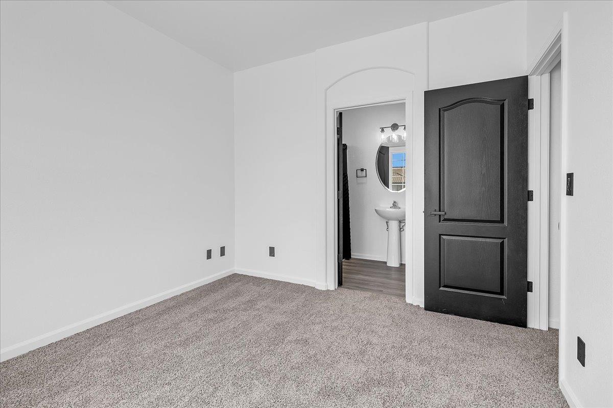 Detail Gallery Image 26 of 37 For 1233 Greenleaf Loop, Greenfield,  CA 93927 - 4 Beds | 3 Baths