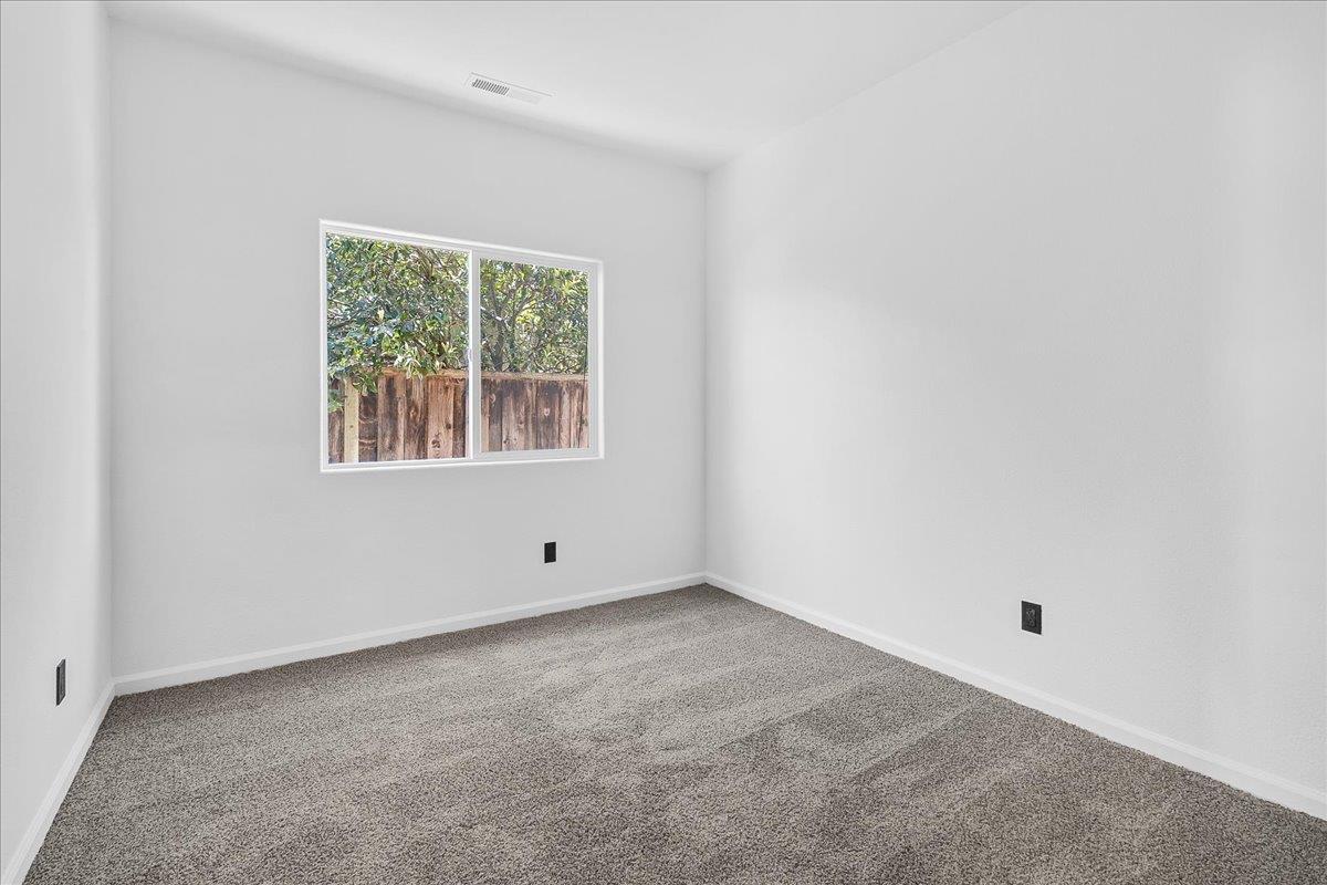 Detail Gallery Image 27 of 37 For 1233 Greenleaf Loop, Greenfield,  CA 93927 - 4 Beds | 3 Baths