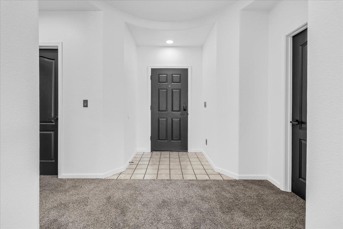 Detail Gallery Image 6 of 37 For 1233 Greenleaf Loop, Greenfield,  CA 93927 - 4 Beds | 3 Baths