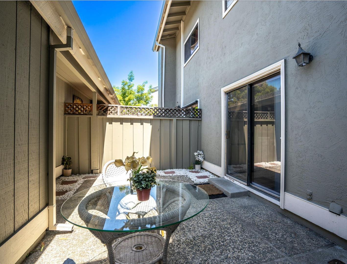 Detail Gallery Image 11 of 31 For 843 Juno Ln, Foster City,  CA 94404 - 2 Beds | 1/1 Baths