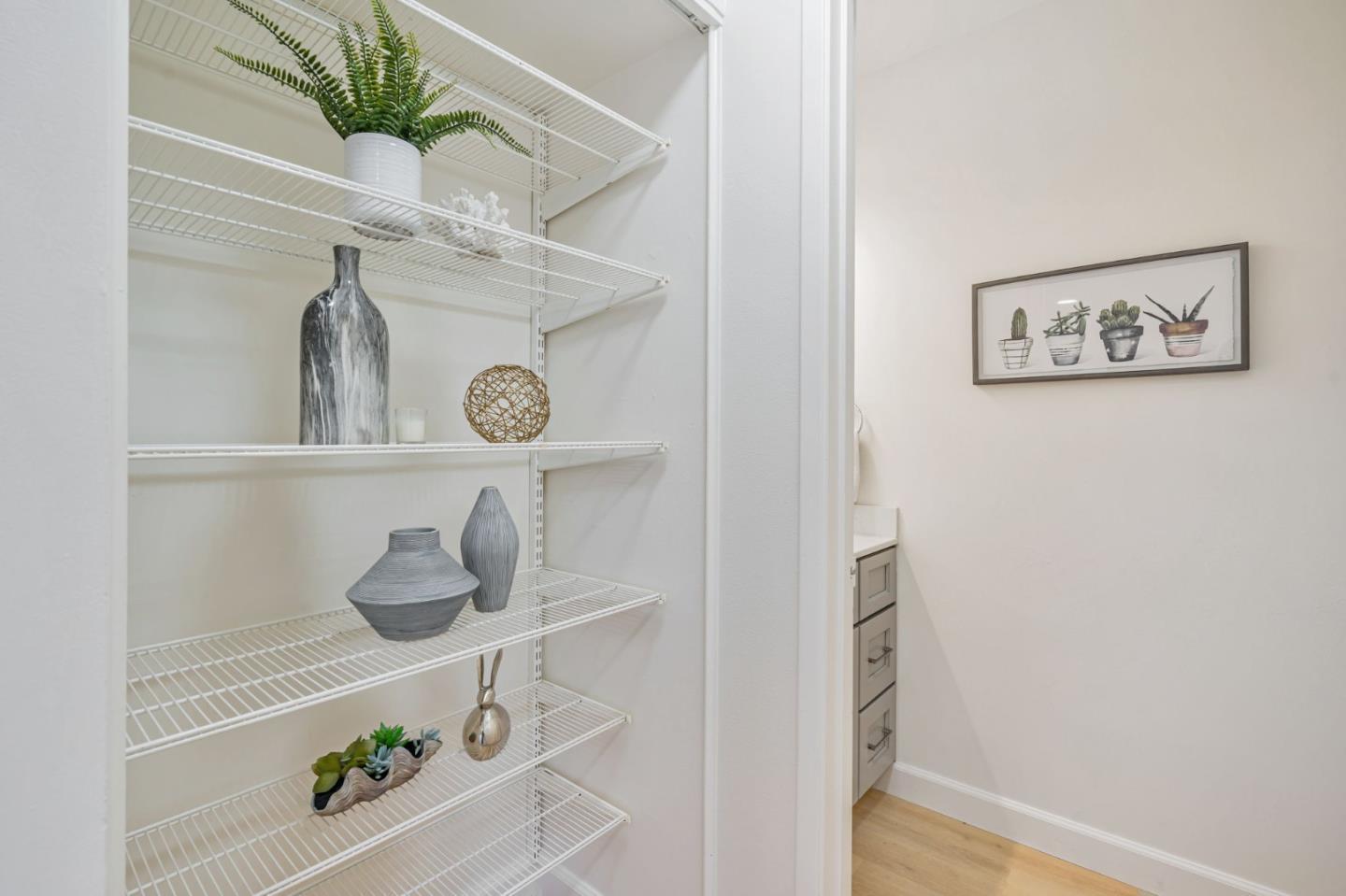 Detail Gallery Image 13 of 31 For 843 Juno Ln, Foster City,  CA 94404 - 2 Beds | 1/1 Baths