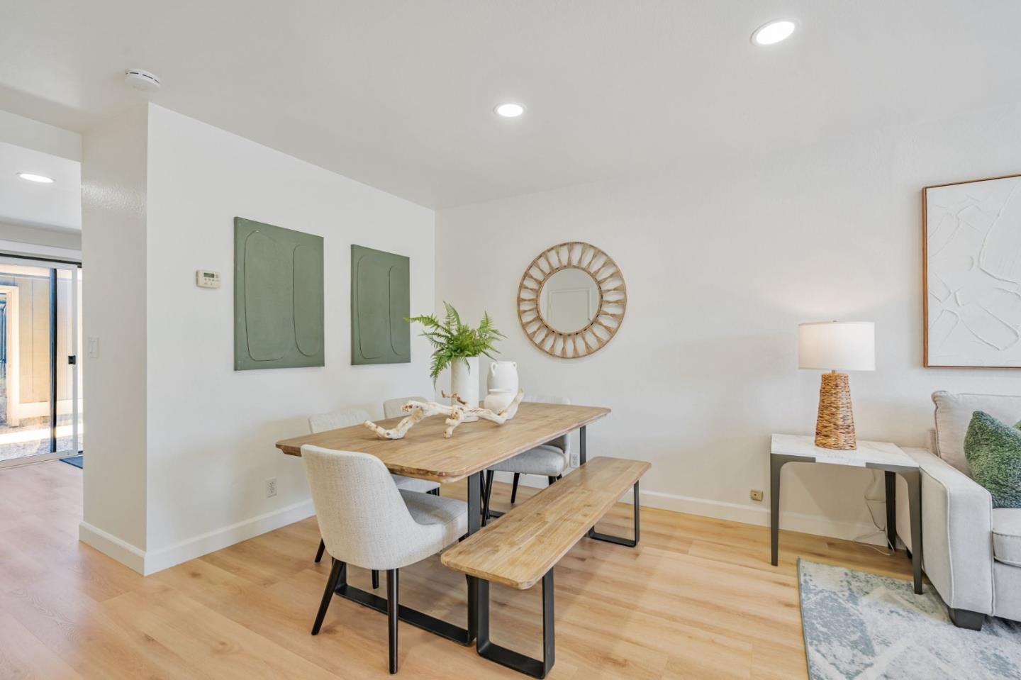 Detail Gallery Image 15 of 31 For 843 Juno Ln, Foster City,  CA 94404 - 2 Beds | 1/1 Baths