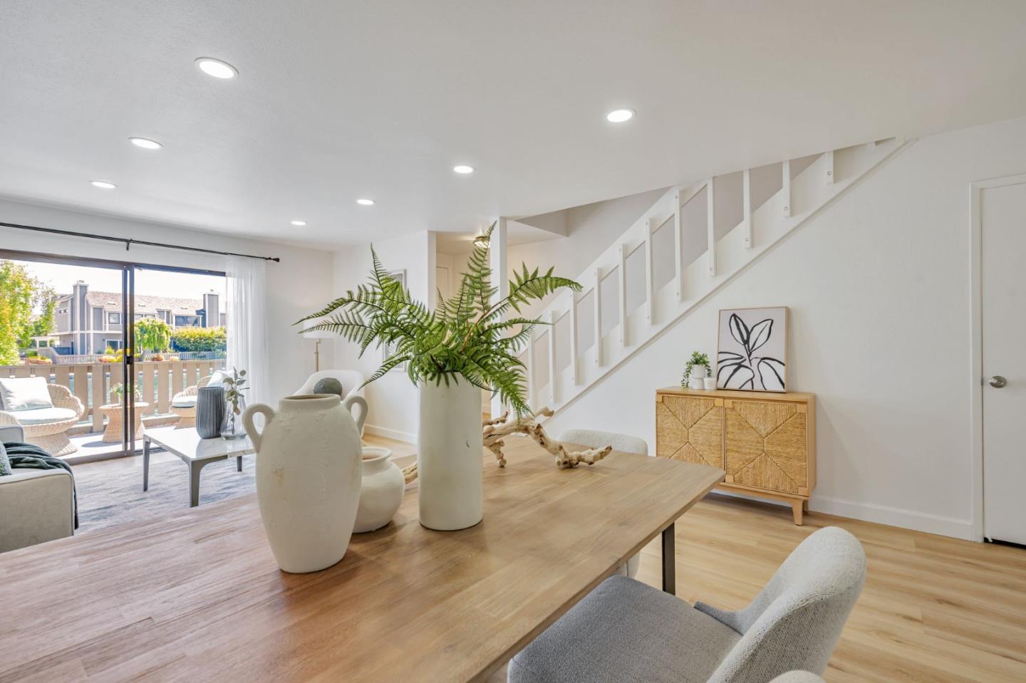 Detail Gallery Image 17 of 31 For 843 Juno Ln, Foster City,  CA 94404 - 2 Beds | 1/1 Baths