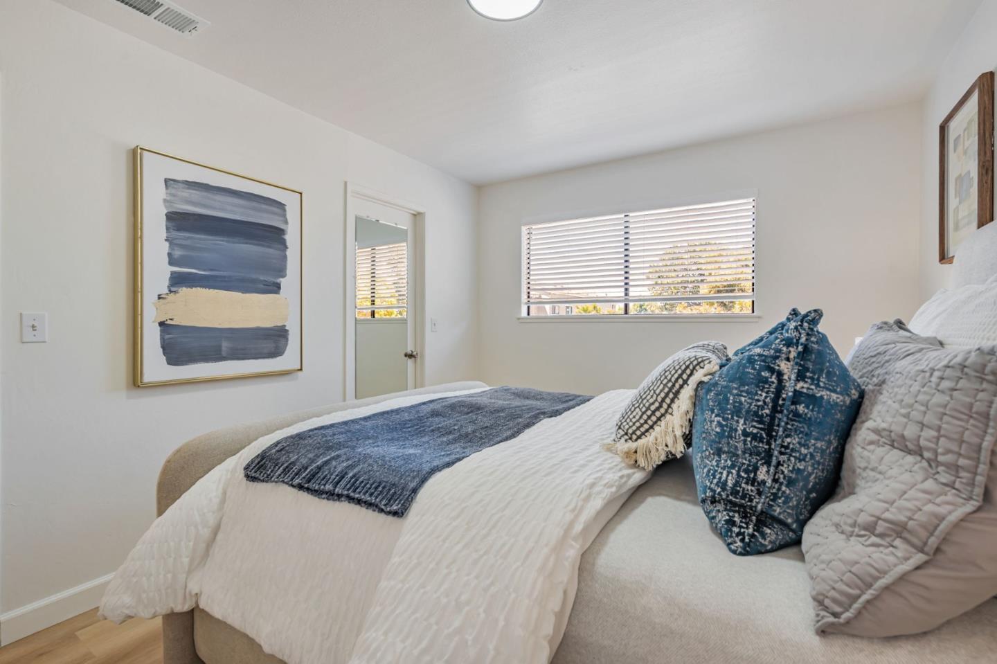 Detail Gallery Image 19 of 31 For 843 Juno Ln, Foster City,  CA 94404 - 2 Beds | 1/1 Baths